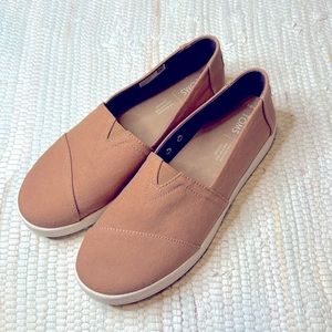 Tom’s Woman’s size 8.5 NWOB